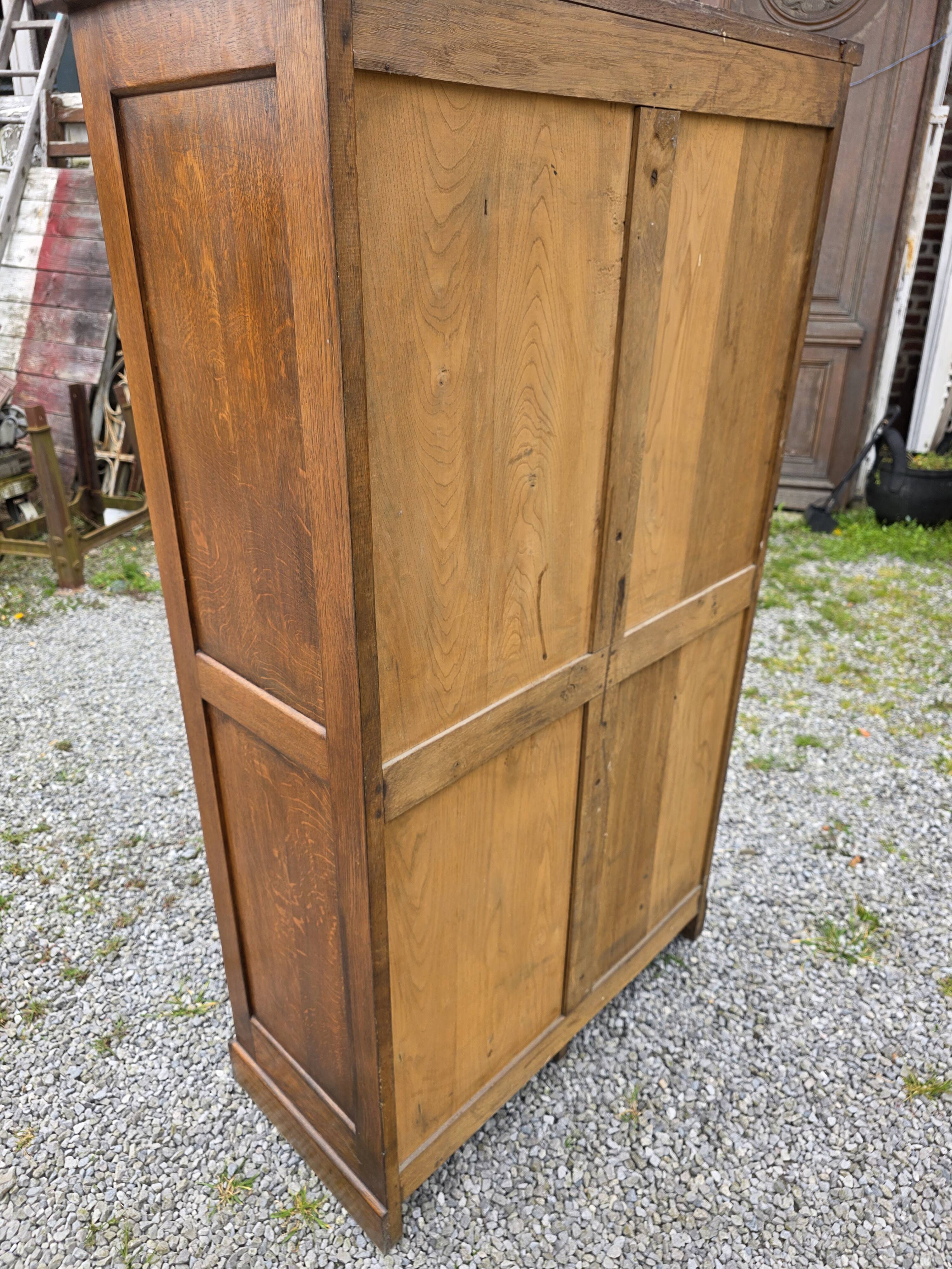 Antique double curtain cabinet in oak (internal drawers)