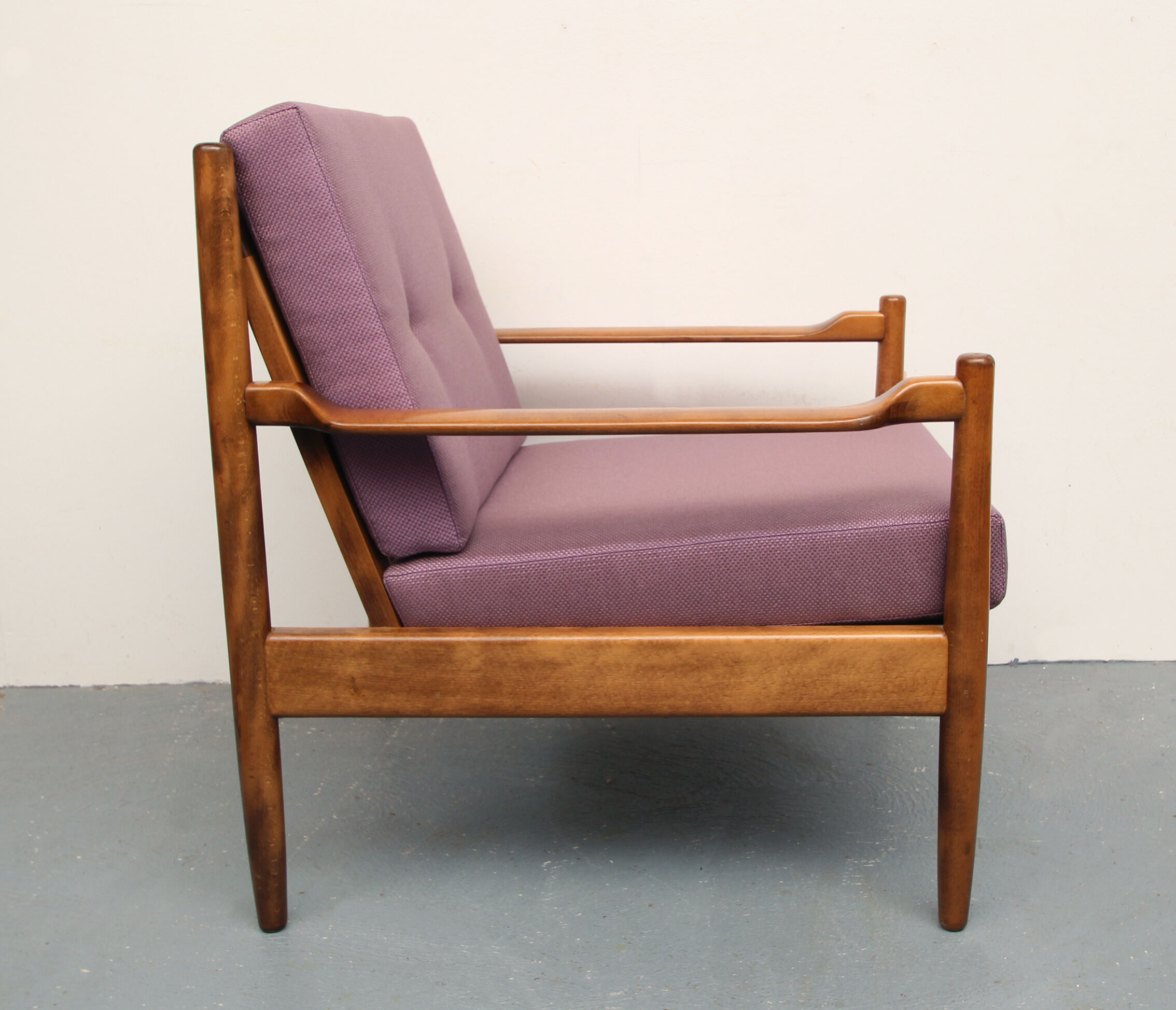 1960s armchair in lilac