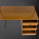 Bibliothèque italienne du milieu du siècle avec bureau.