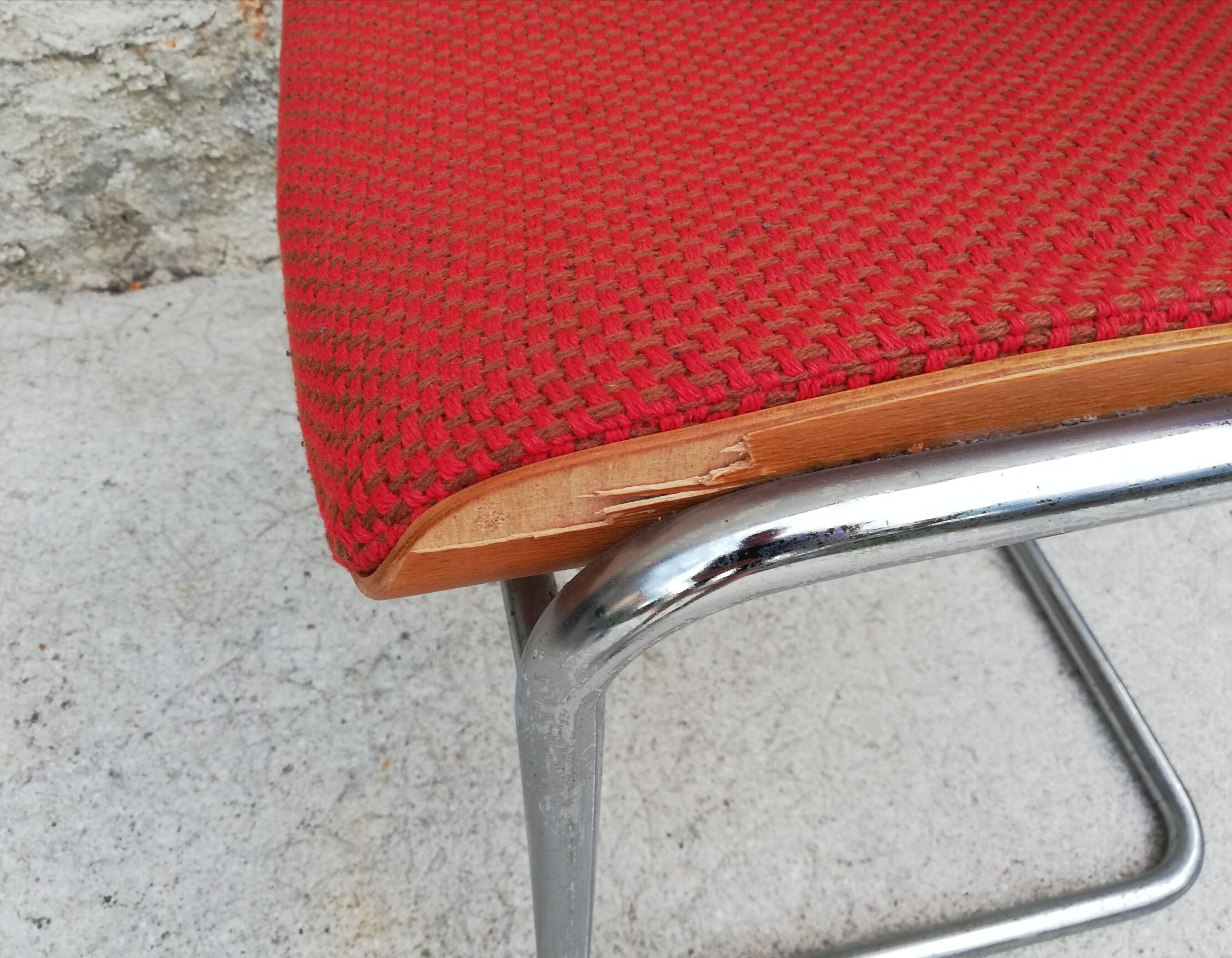 Red chair cantilever chrome tubes