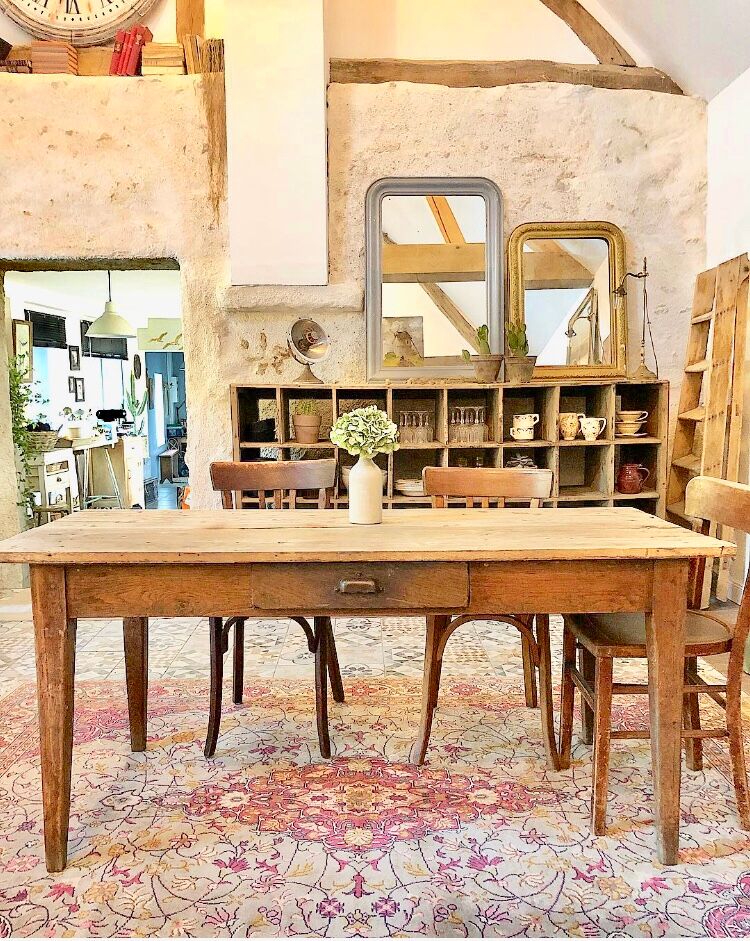 Farm table