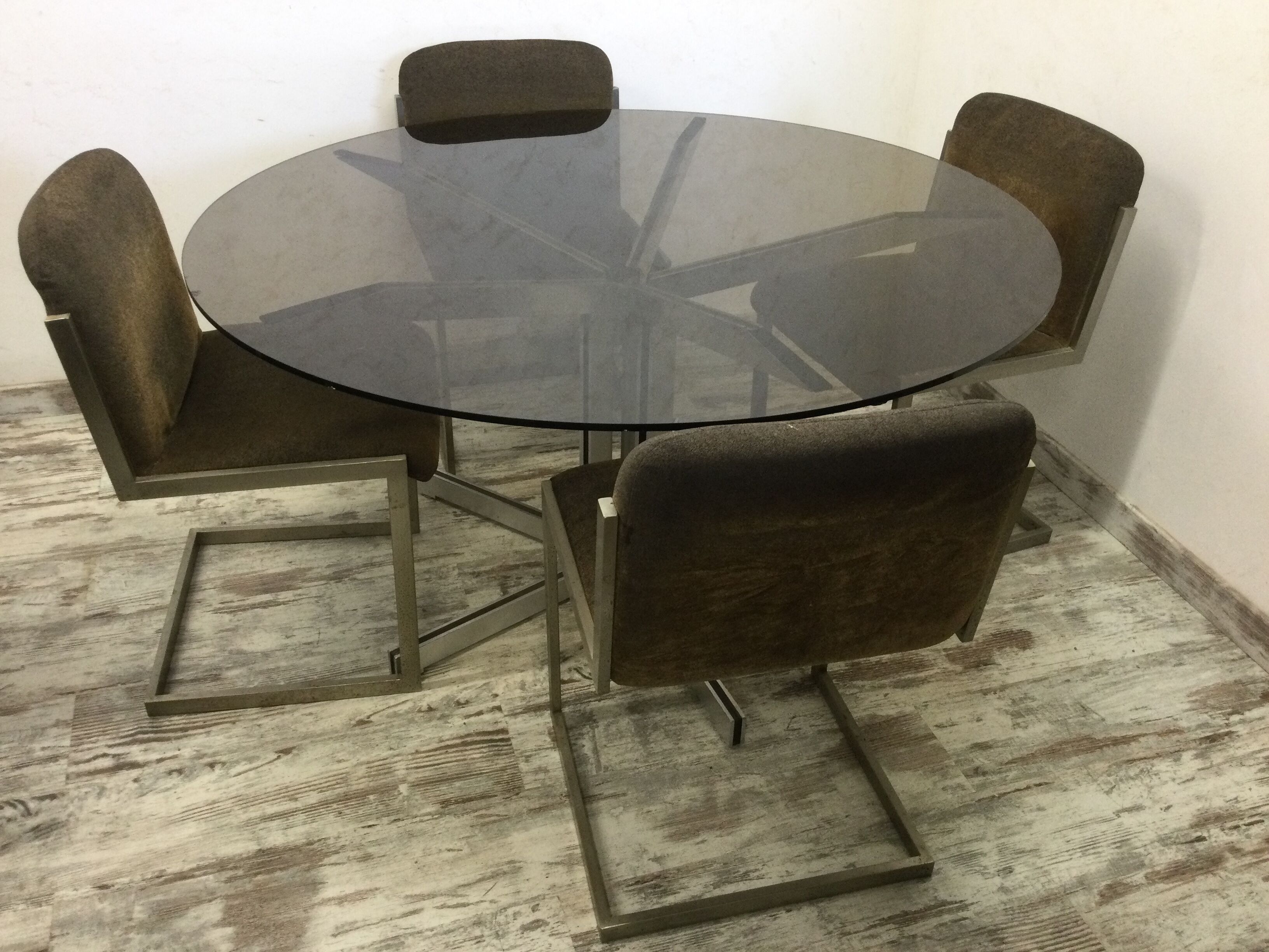 Design table year 70