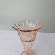 Scailmont glass vase in pressed pink glass - Art Deco Belgium