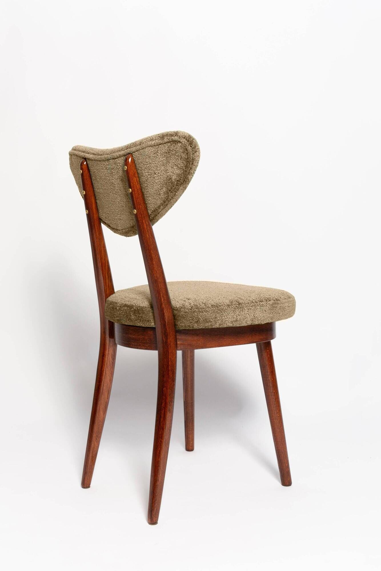 Fauteuil vintage olive vert cœur en velours, Europe, 1960s
