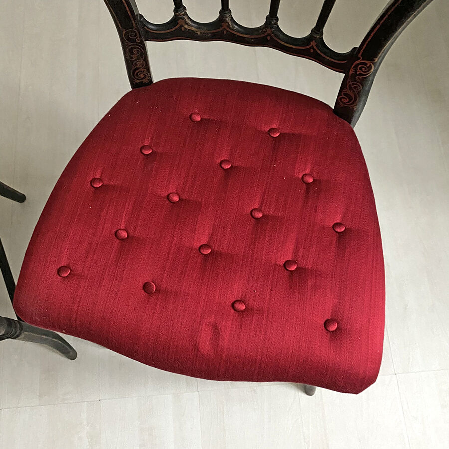 Paire de chaises Napoléon III en bois noirci