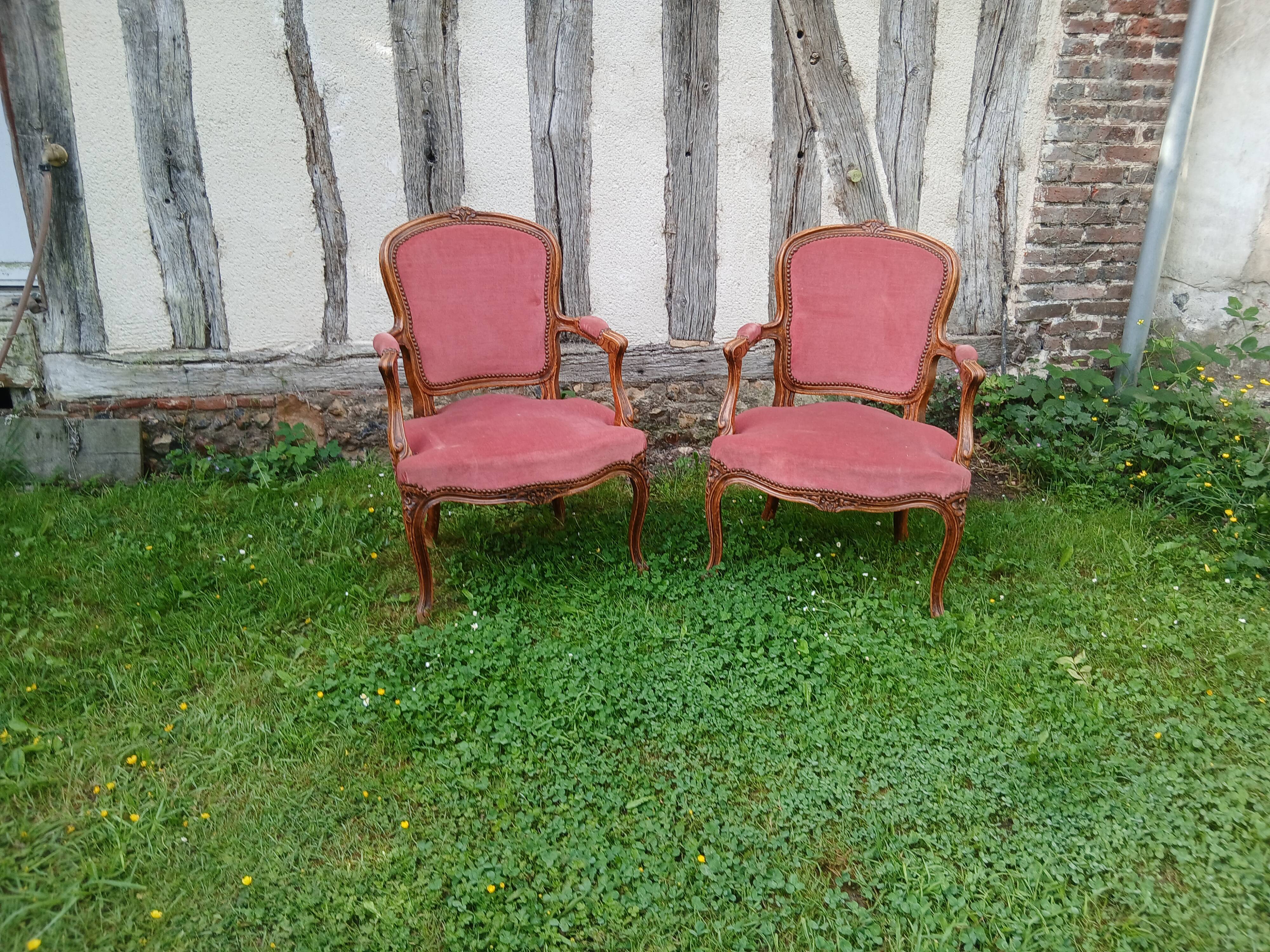 Pairs of Louis XV style cabriolet in salmon pink.