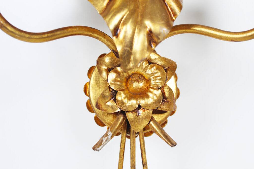 Single large 1960s Italian gilt 'Callas' leaf sconce by Hans Kögl