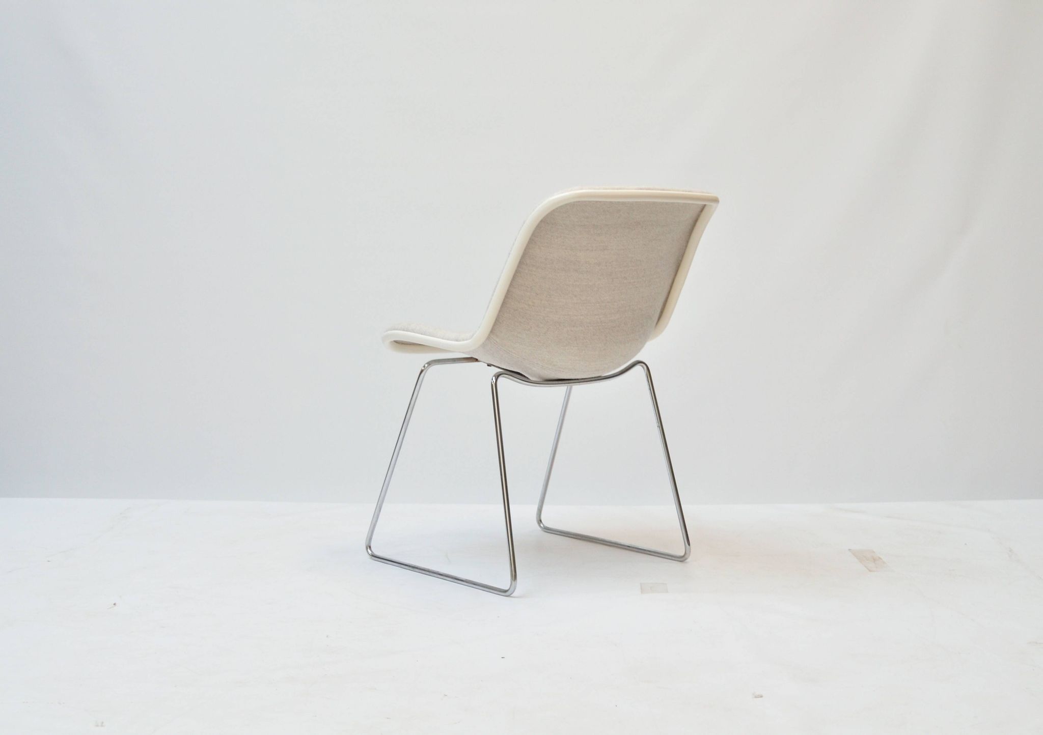 Set of 4 Spirit dining chairs by Hajime Oonishi for Houtoku/Artifort, 1970s.