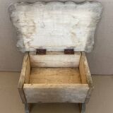 Tabouret coffre ancien