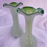 Paire de vases en verre soufflé multicouches style Murano anciens, rétro colorés, Art déco