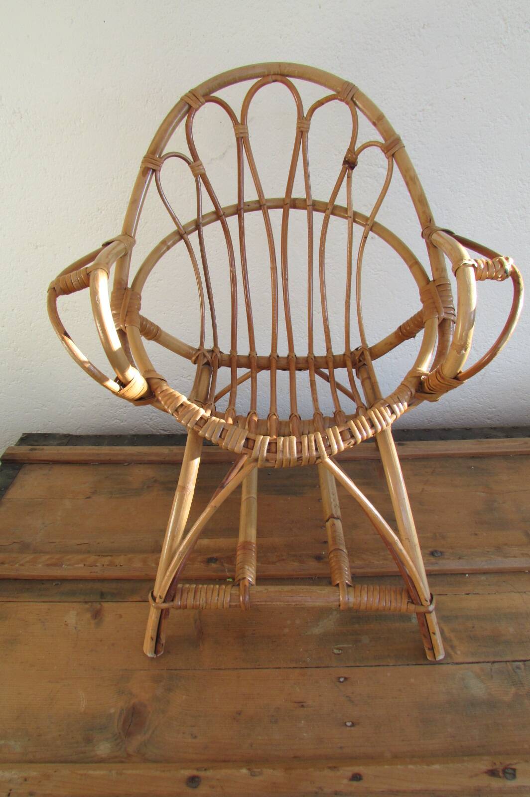 Rattan children's chair, shell shape