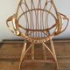 Chaise enfant en rotin, forme coquille