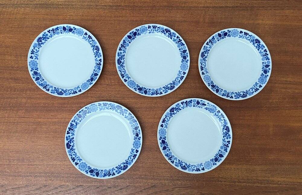 Set of German ceramic plates from the mid-century Hamburg Shape 20 Decor Blumenspiel by Lieselotte Kantner for Melitta, 1960s, set of 5.