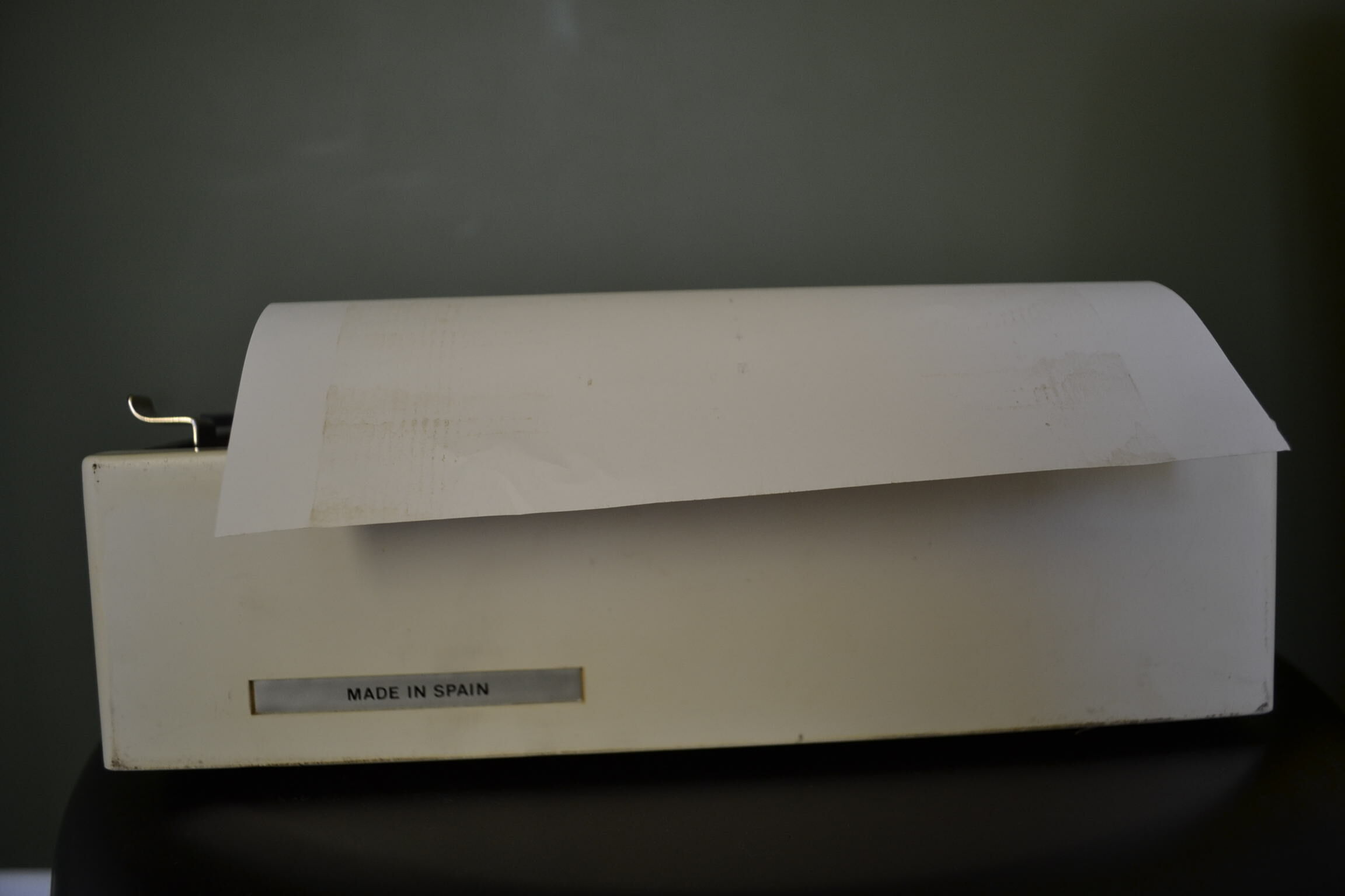 Red and white SVM 315 typewriter