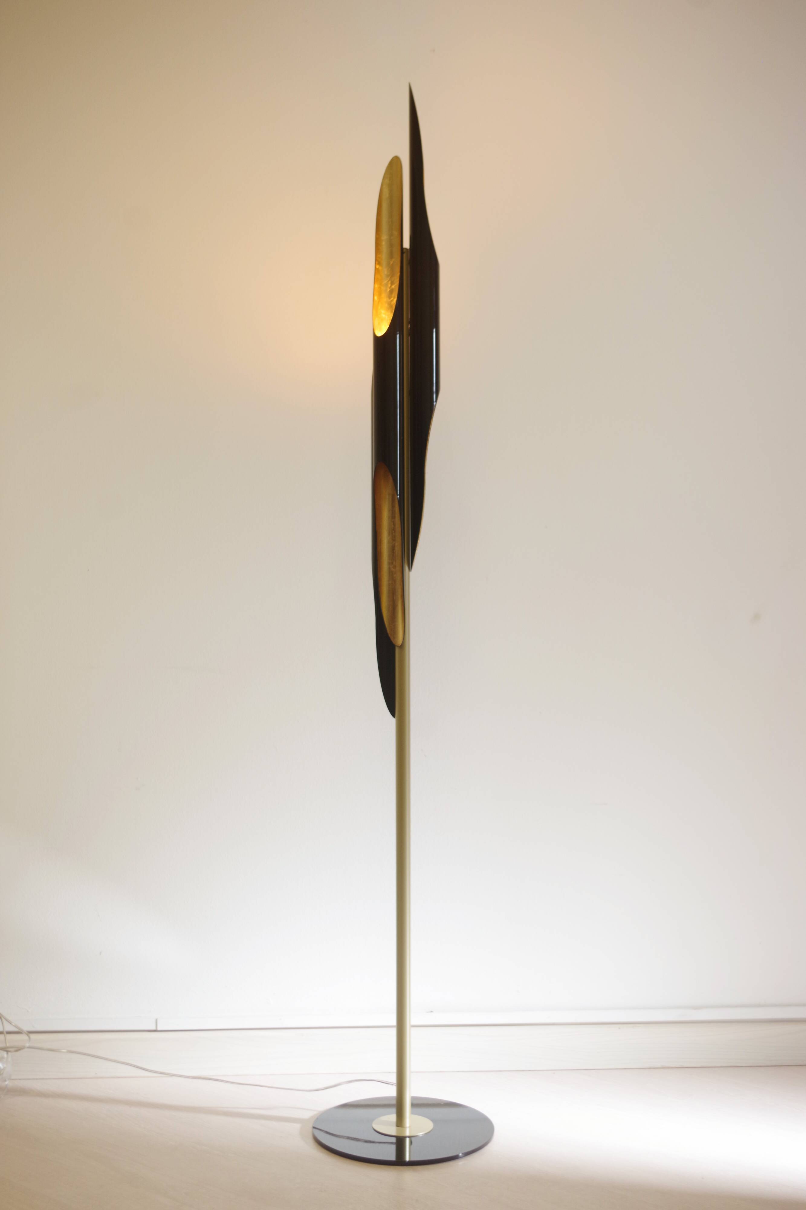 Lampadaire Coltrane - Éclairage de luxe moderne en laiton et noir mat