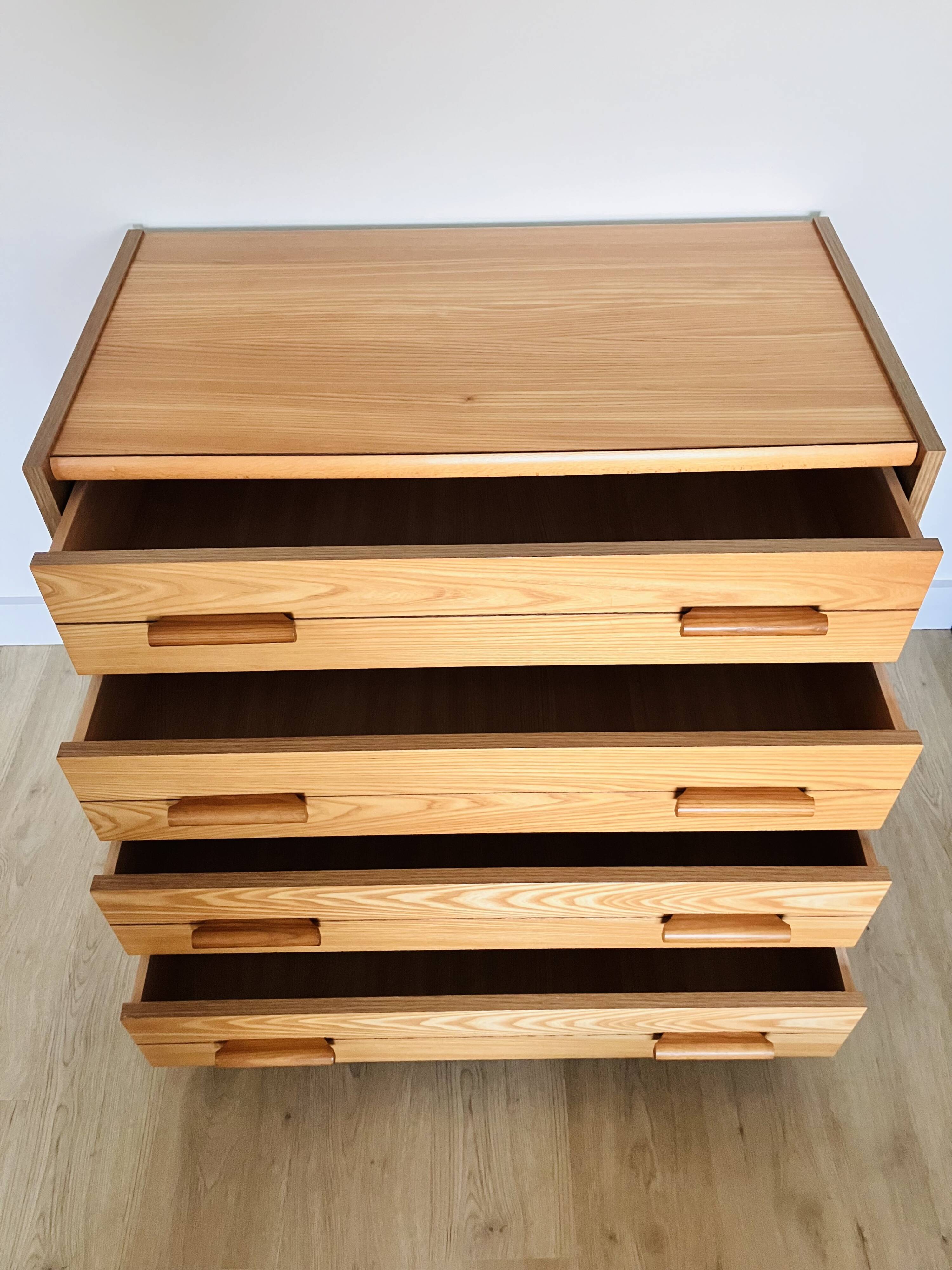 Retro wooden chest of drawers