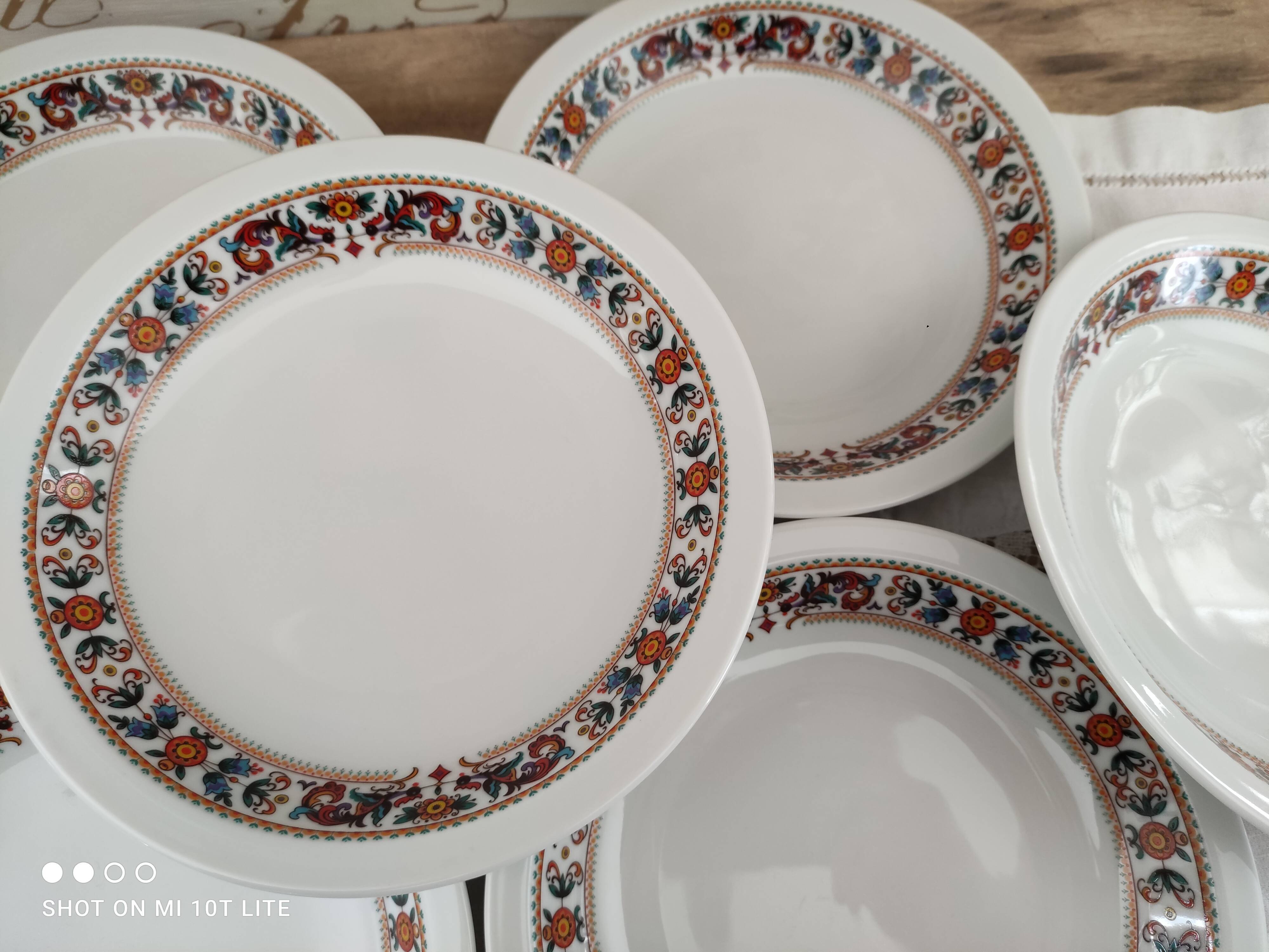 Set of 6 hollow plates in porcelain Bavaria white floral frieze 70s