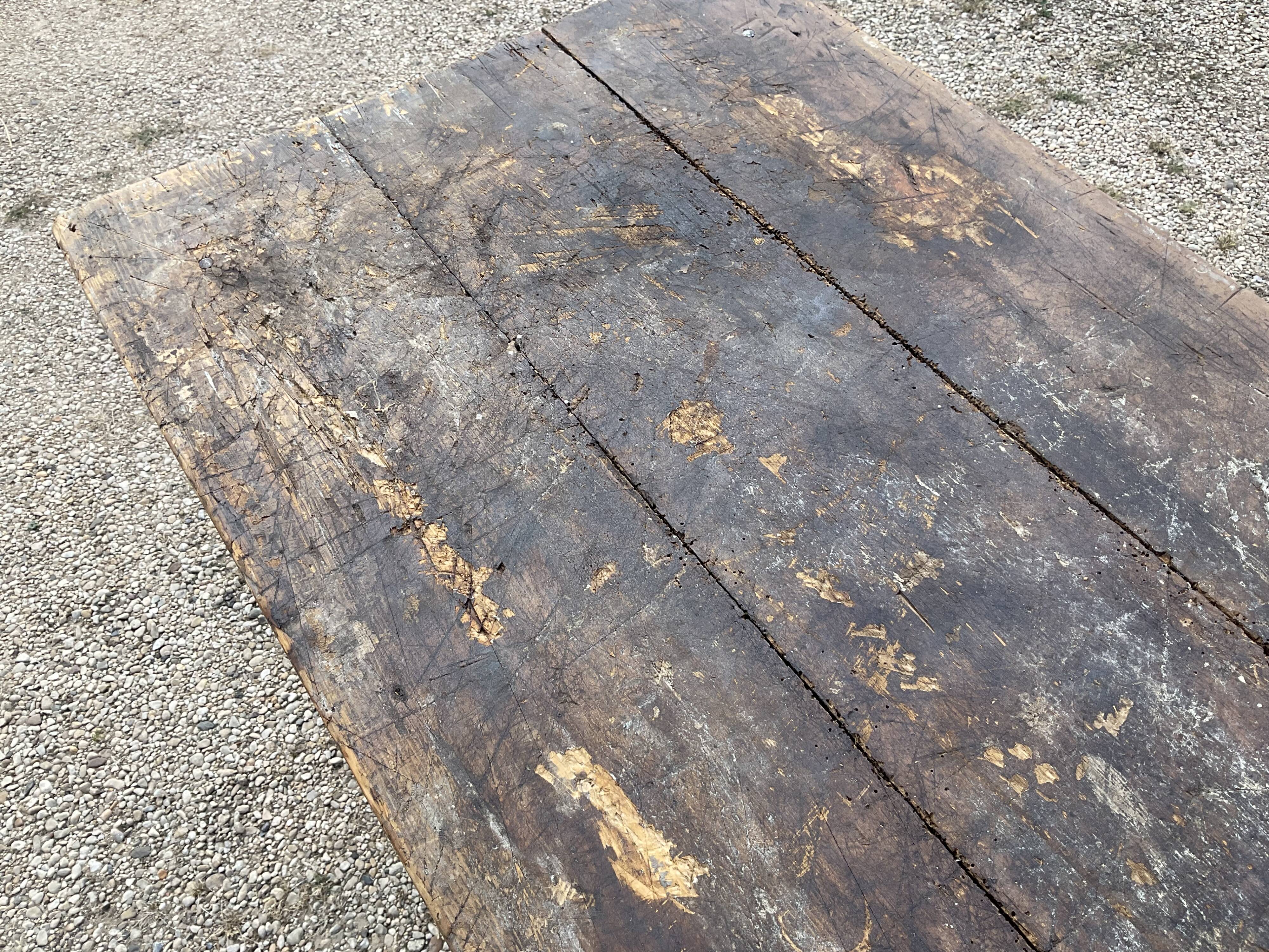 Farm table