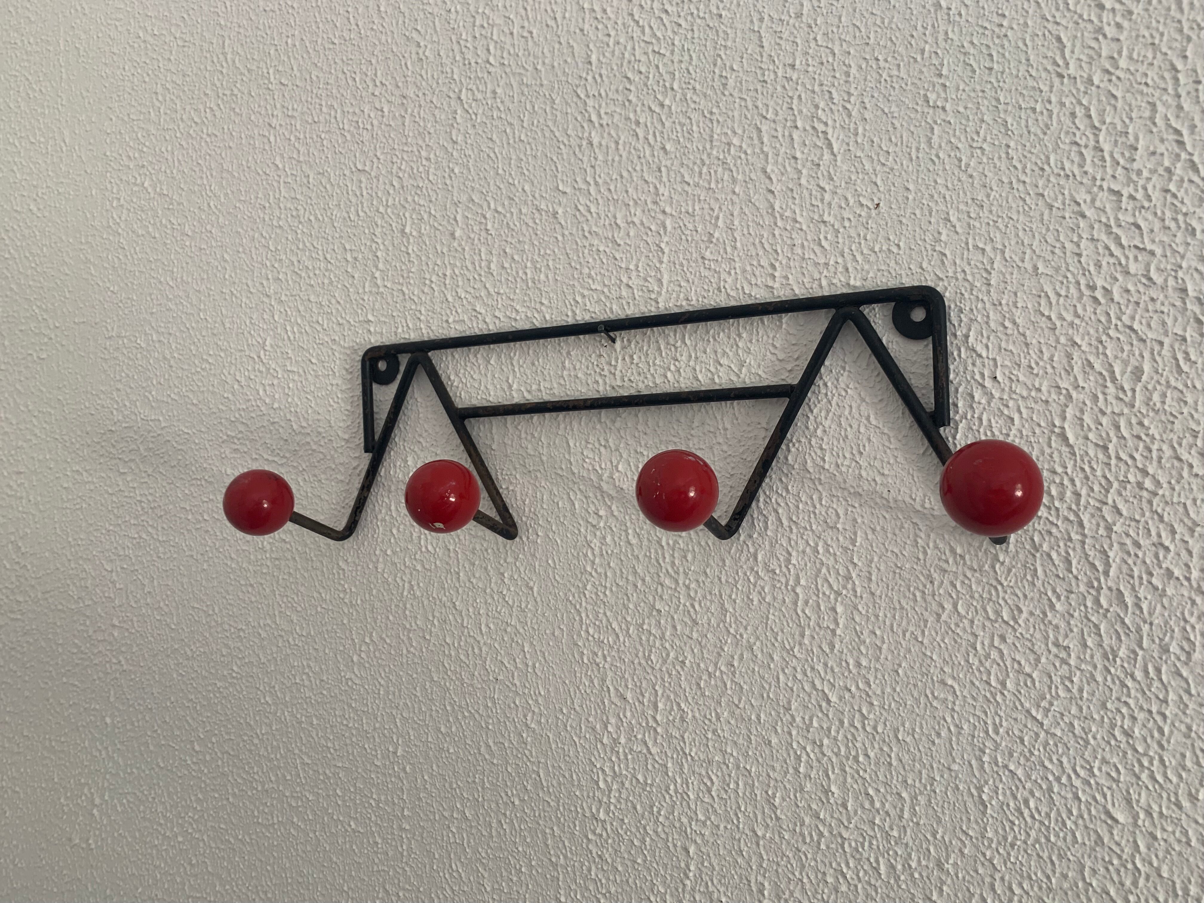 Vintage coat rack 1960 red balls 4 hooks - 44 x 13 cm