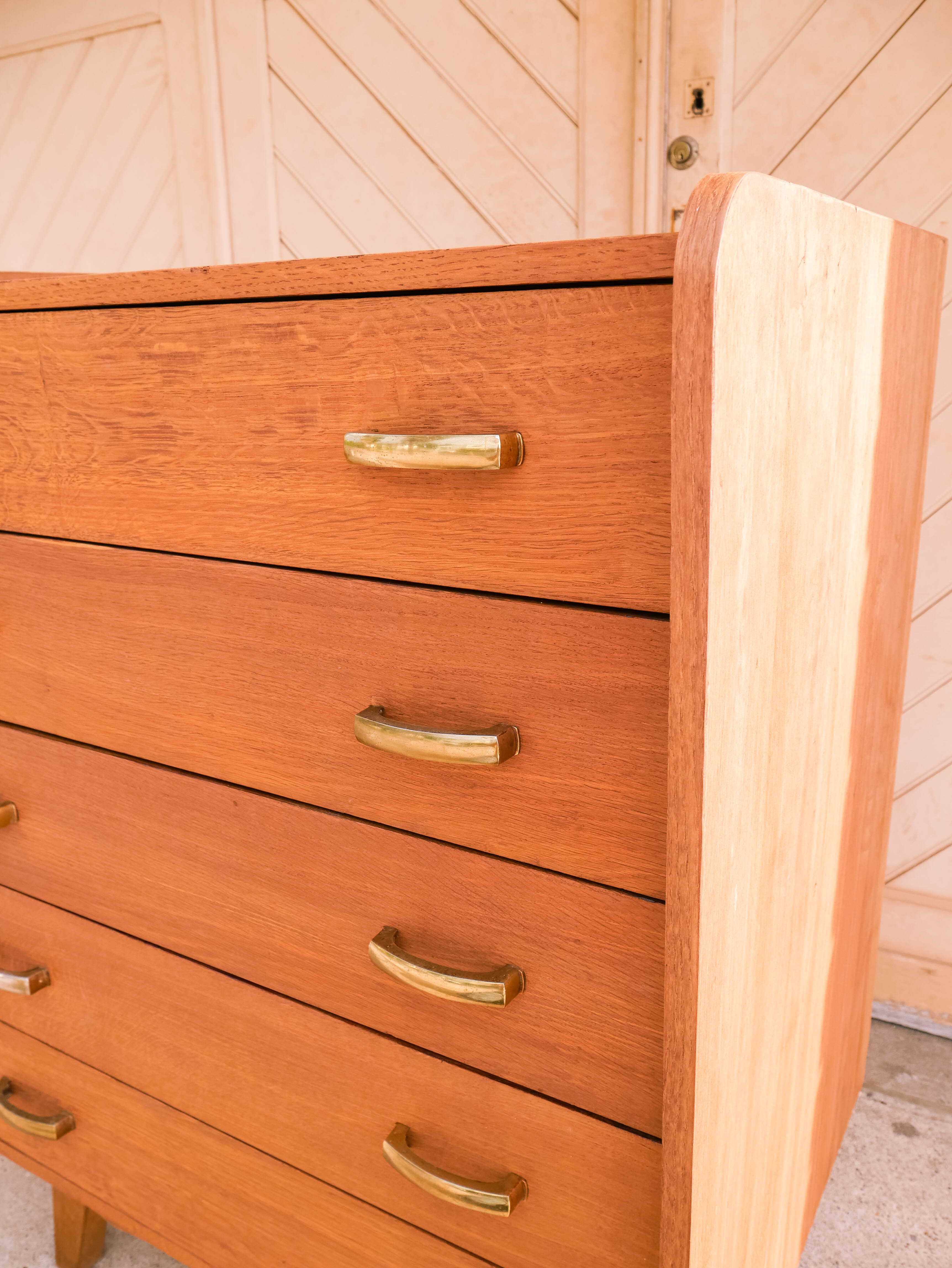 Chest of drawers compass feet