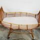 Berceau en rotin vintage