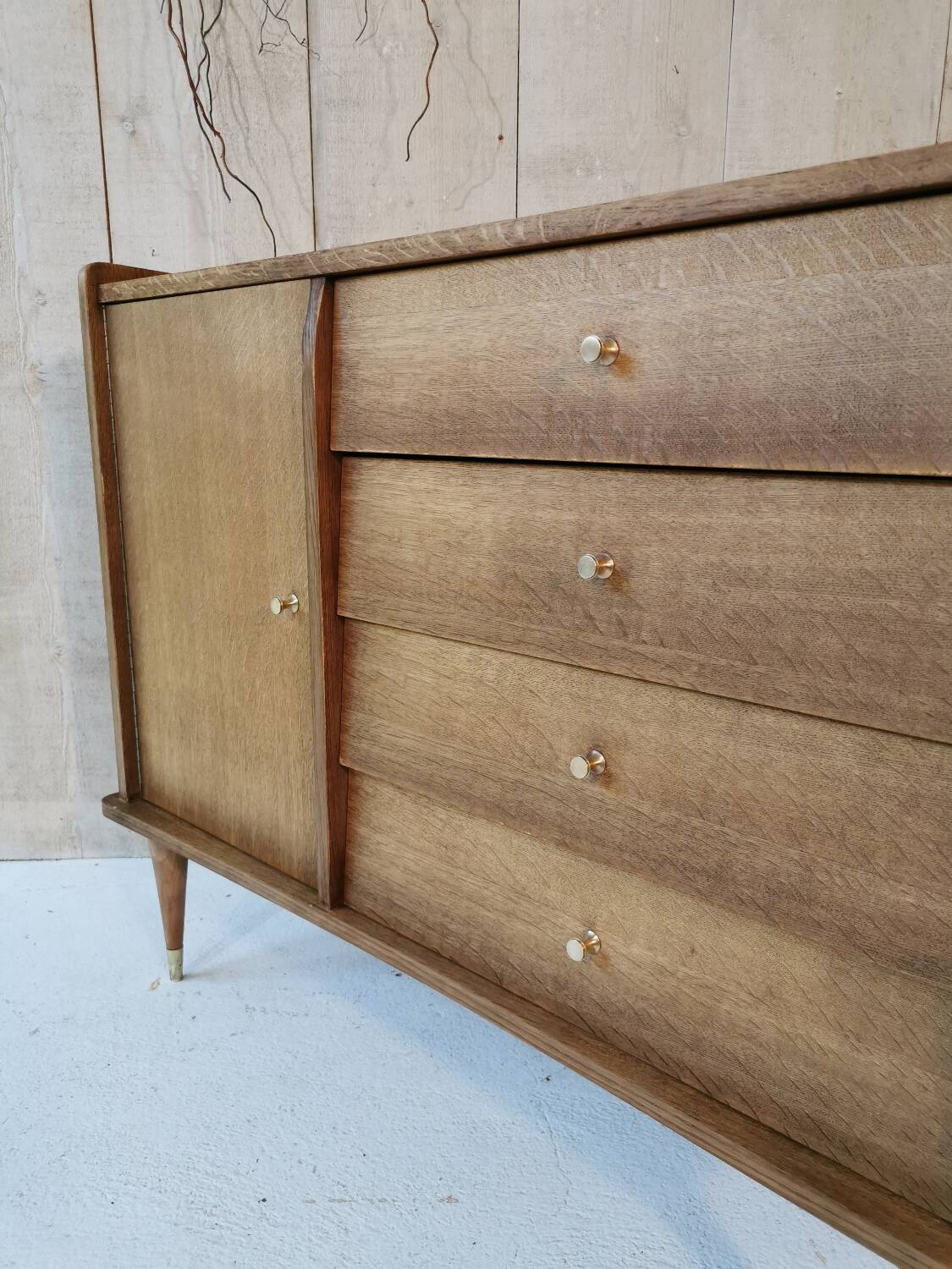 Chest of drawers with 1 door and 4 drawers