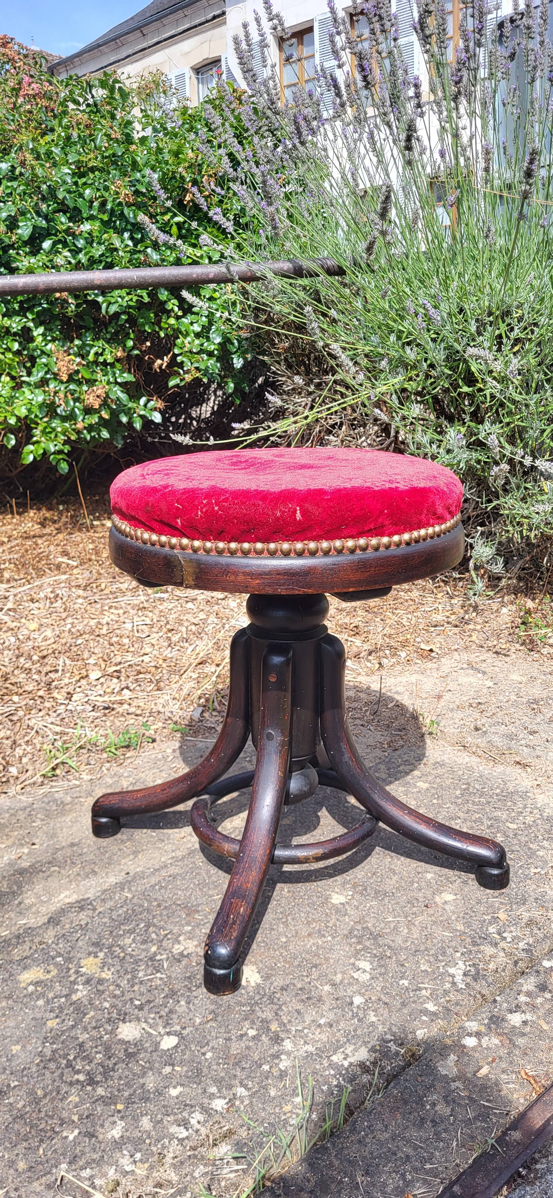 Piano stool with screw, Thonet 19th century
