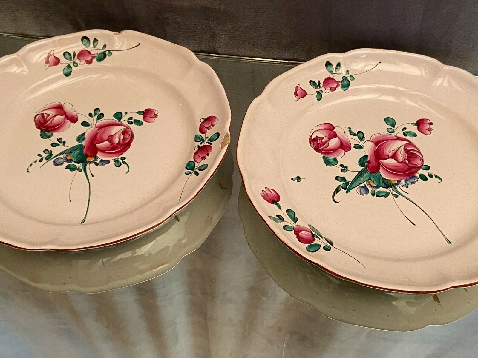 Pair of earthenware plates of the East XVIII-XIXth with floral decoration