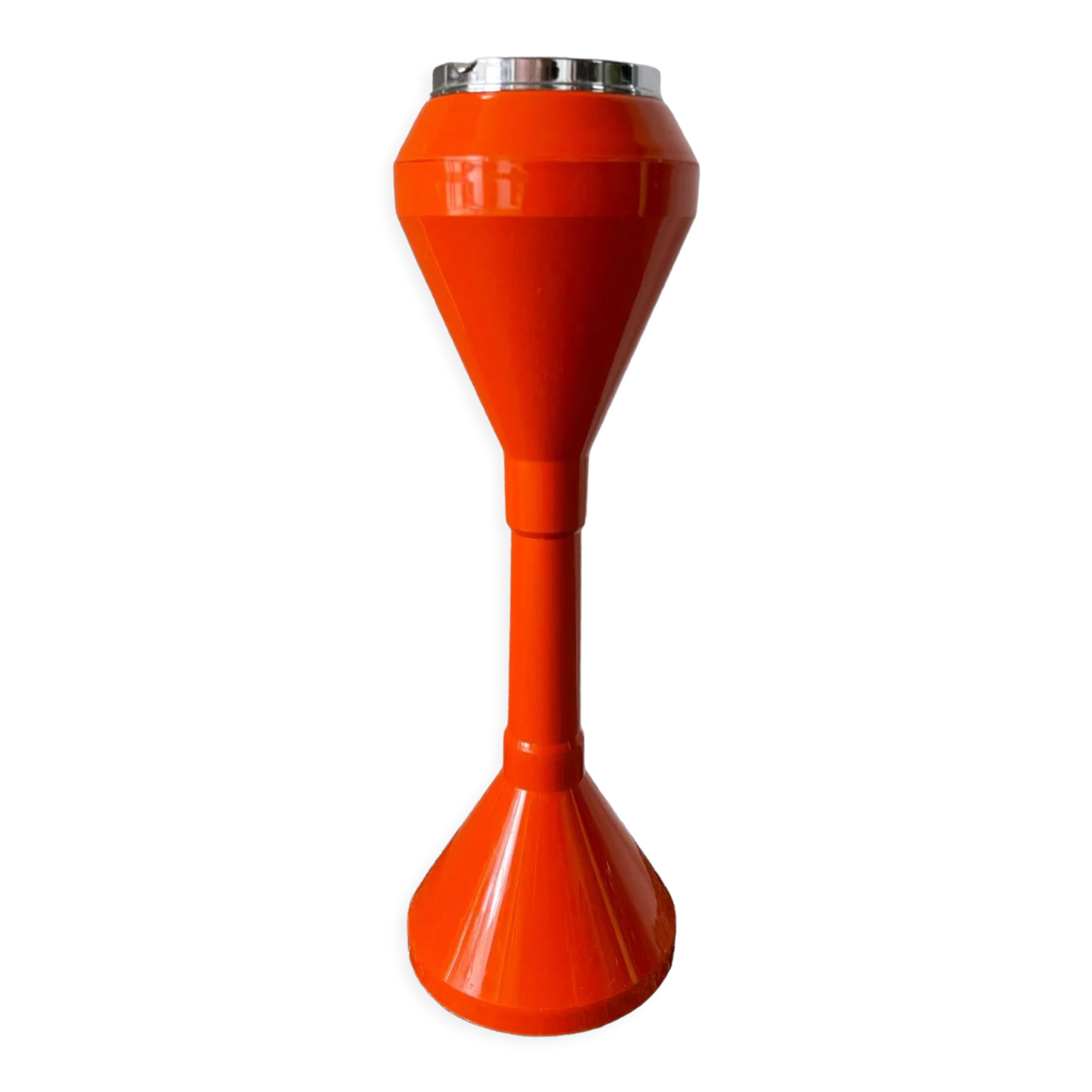 1970's Italian ashtray in mandarin orange plastic with its Space Age tulip foot