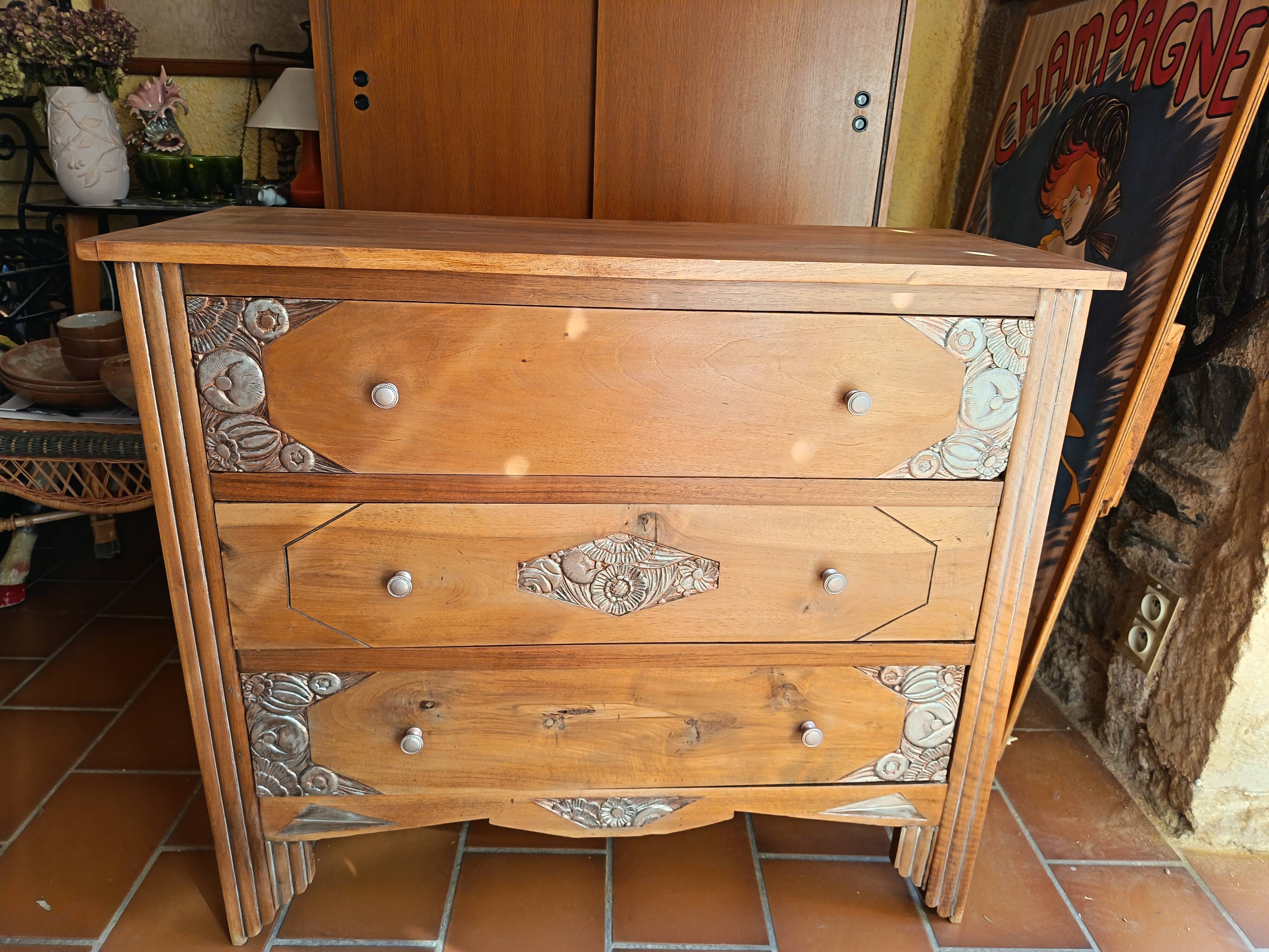 Art Deco chest of drawers