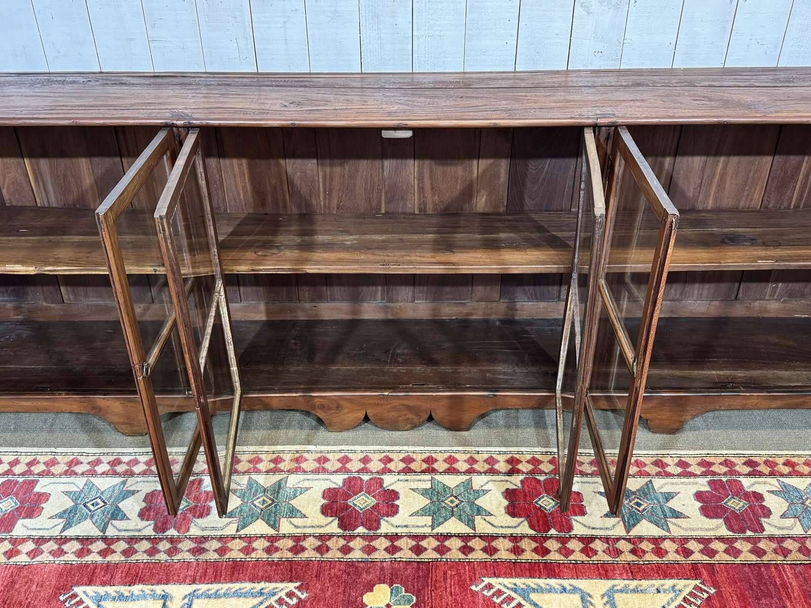 Enfilade with 6 original Indian mahogany doors from the 1950s.