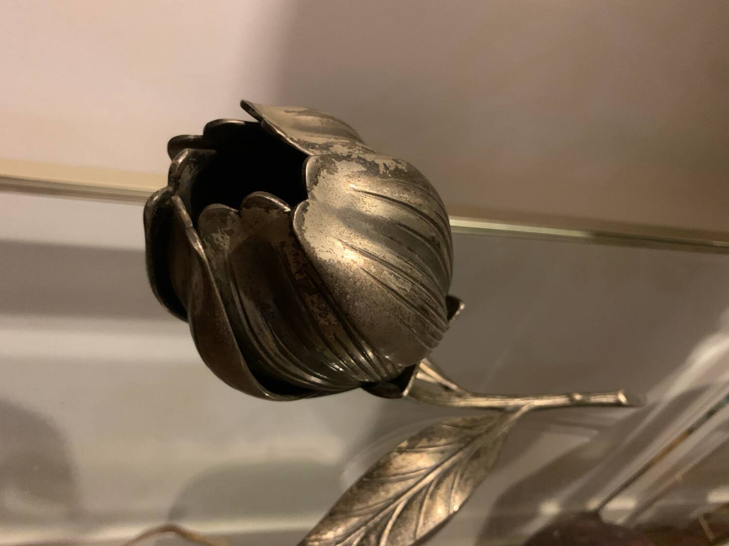 Flower metal ashtray