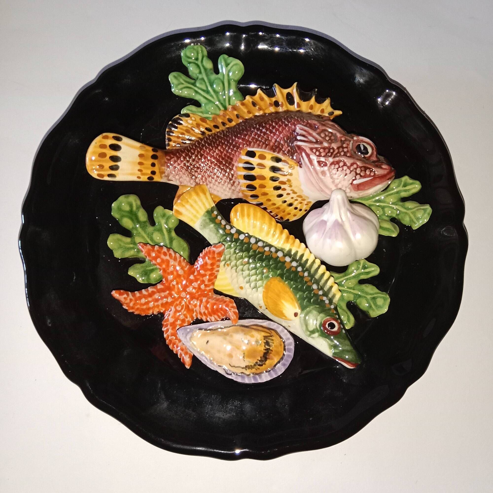 Assiette en Barbotine style 1970 Vallauris Poissons Étoile de Mer