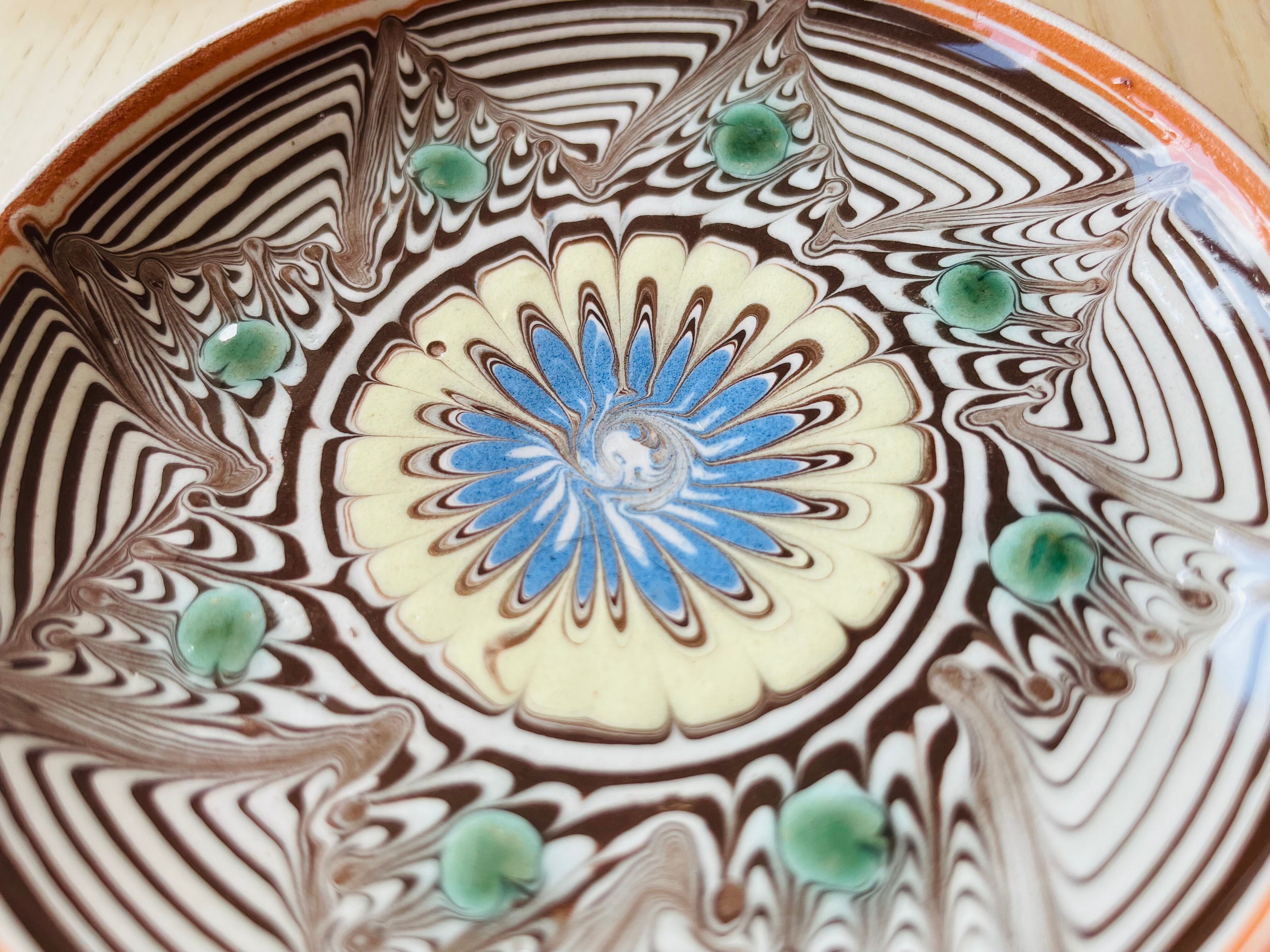 Assiette en céramique artisanat roumain