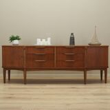 Buffet en noyer, design danois, années 1960, production : Danemark