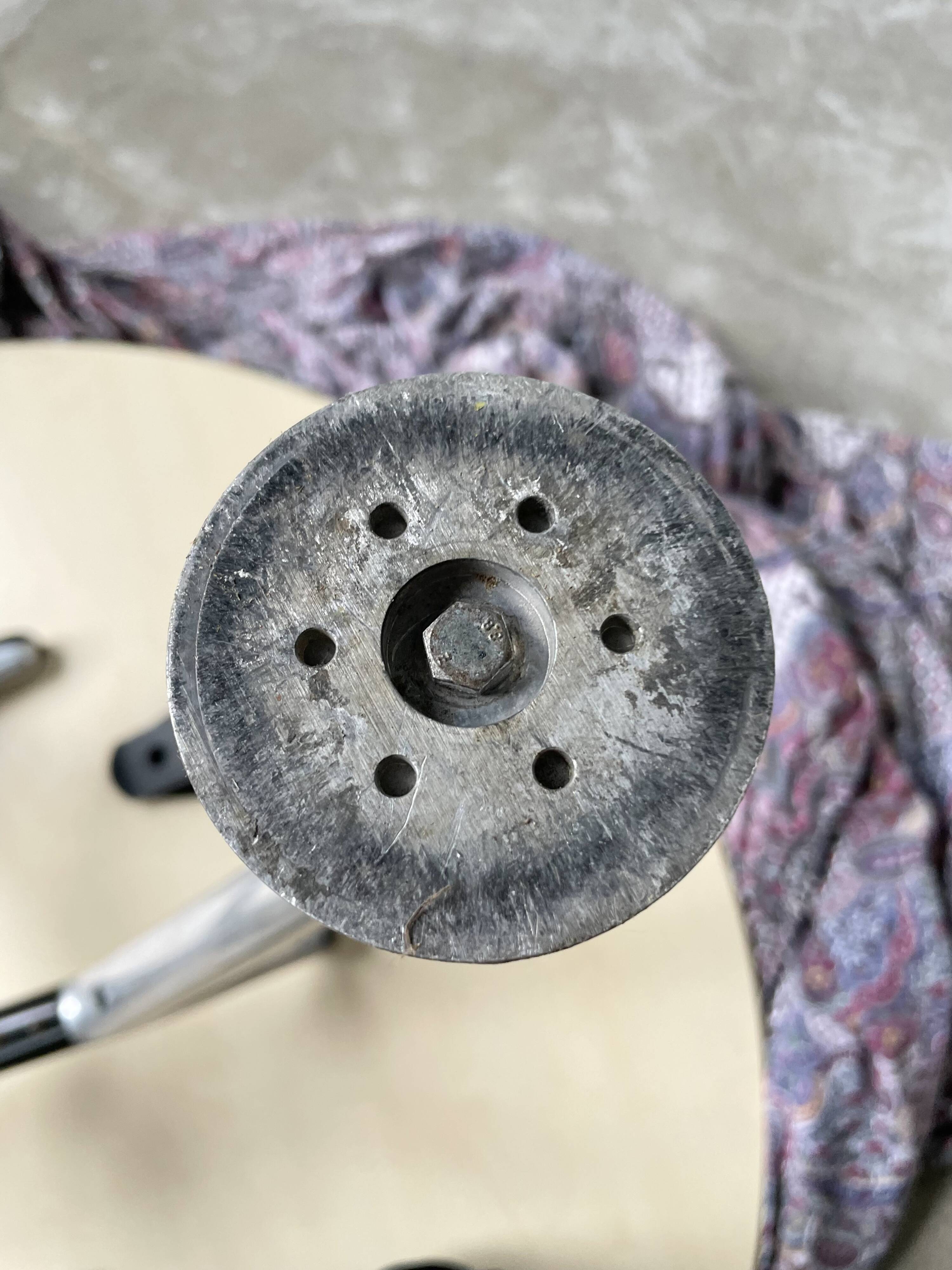 Tecno Nomos Round Table Brushed Metal