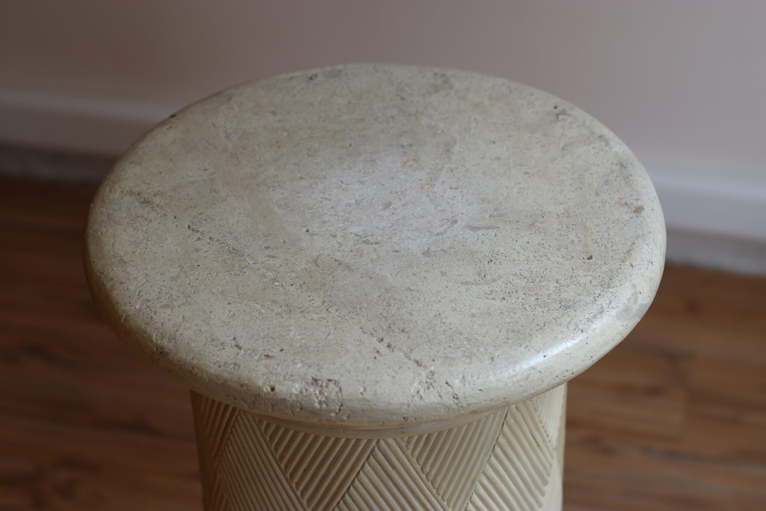 Vintage column/pedestal from the 70s-80s in travertine and wood.