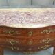 Commode tombeau en bois rose de style Louis XV dessus marbre