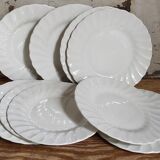 Neuf assiettes à mignardises en porcelaine fine Anglaises
