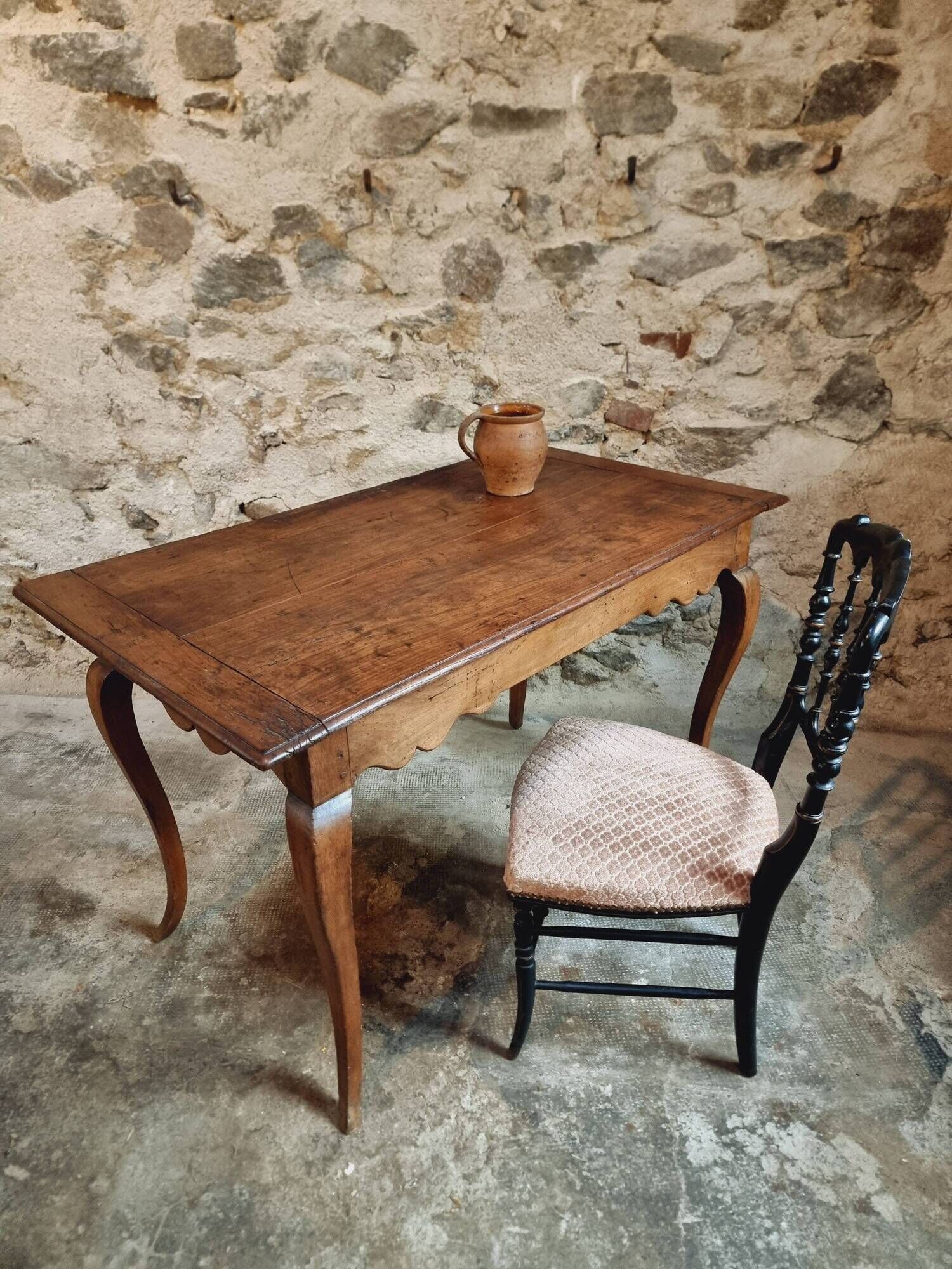 Louis XV provincial desk – 18th century – Walnut & Elm – 116 x 63 cm