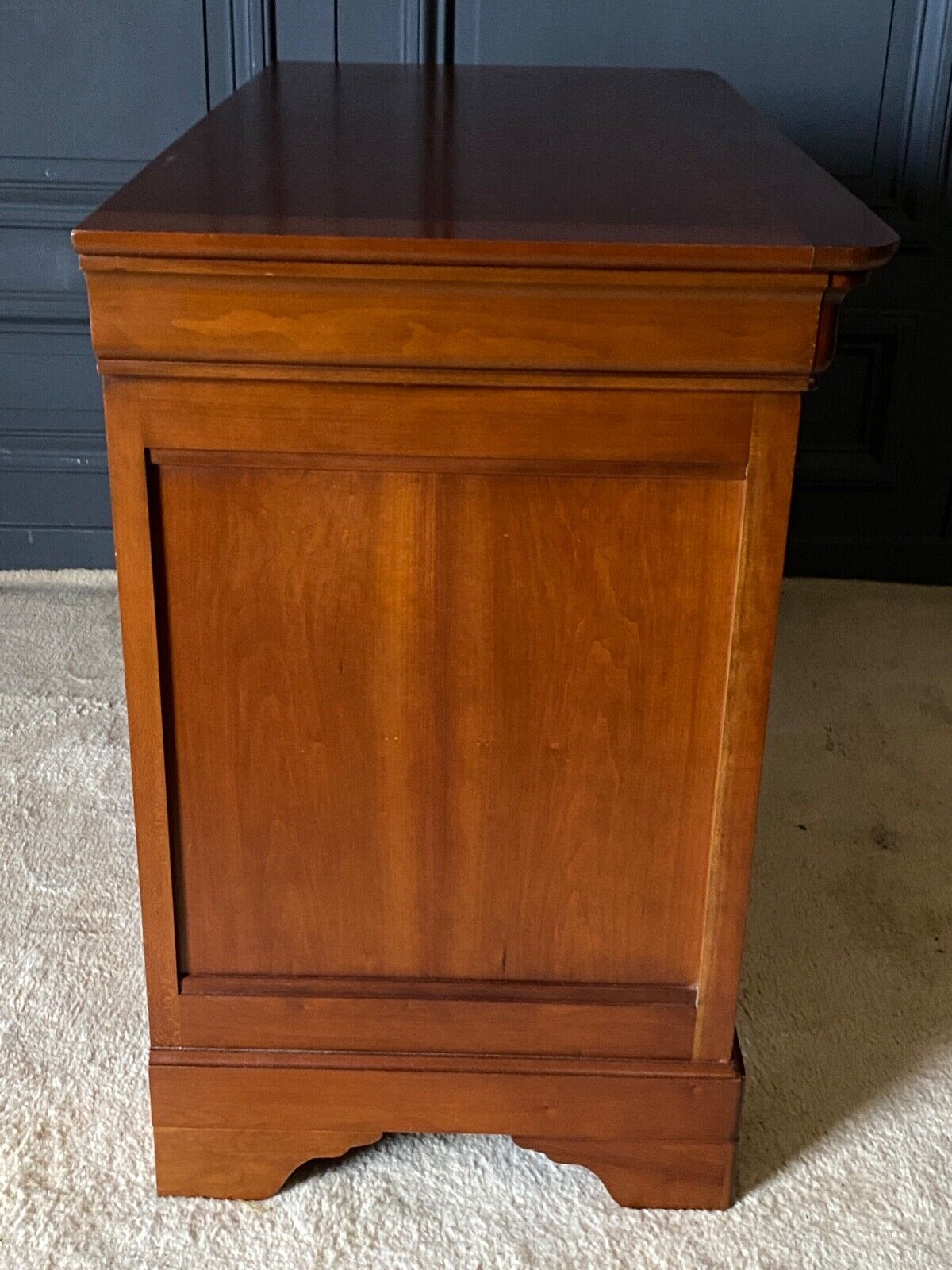 Commode en merisier 3 tiroirs XXe style Louis Philippe