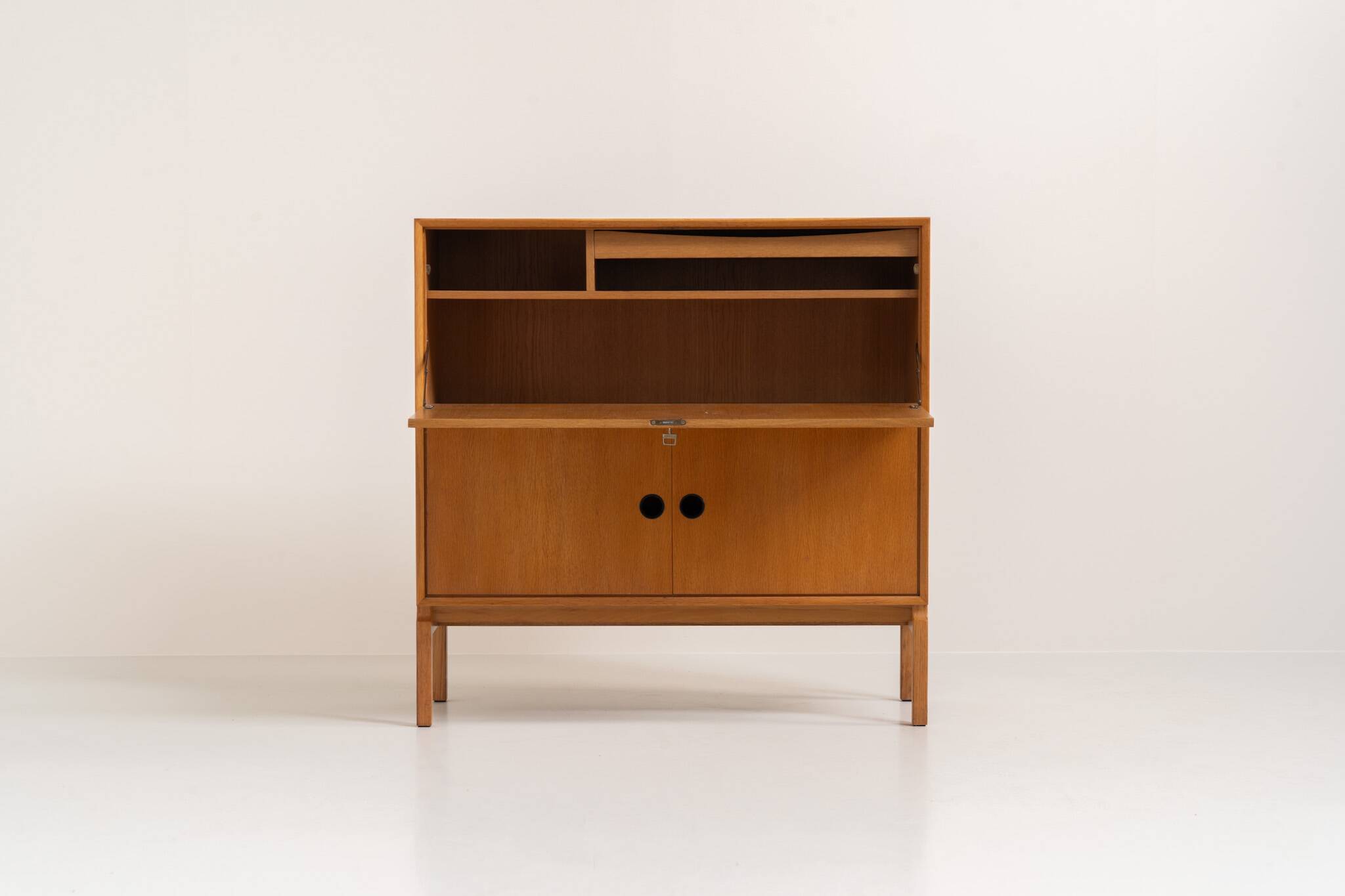 Première édition du cabinet MTP par Marian Grabinski pour IKEA