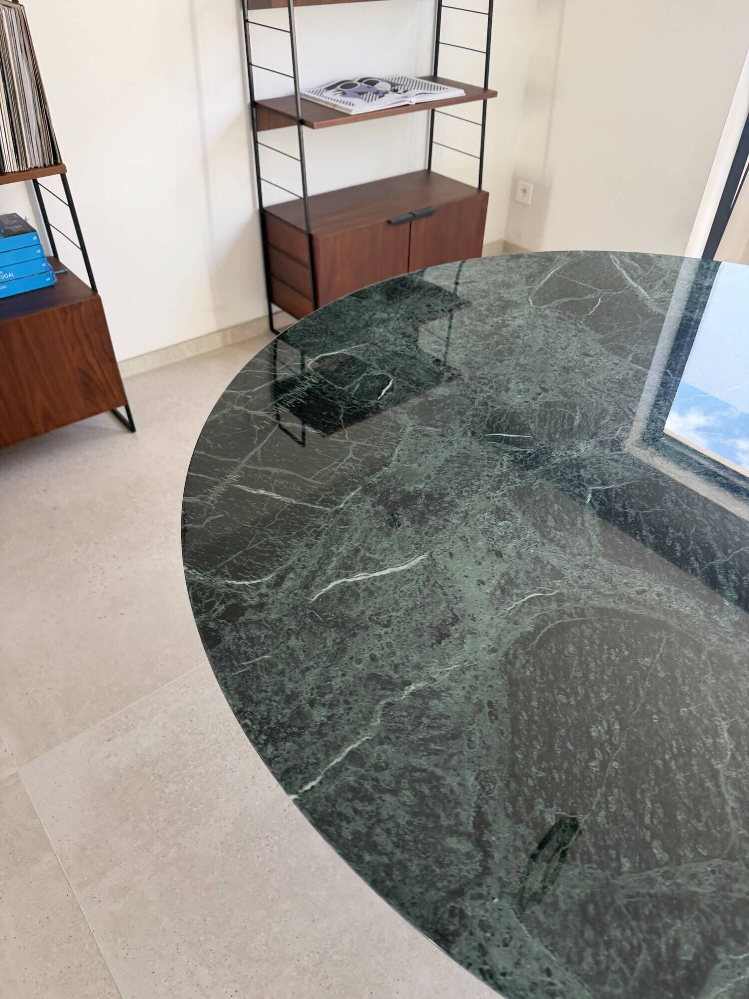 Original Knoll Tulip dining table (152cm) Alpe Verdi glossy in NEW CONDITION!!