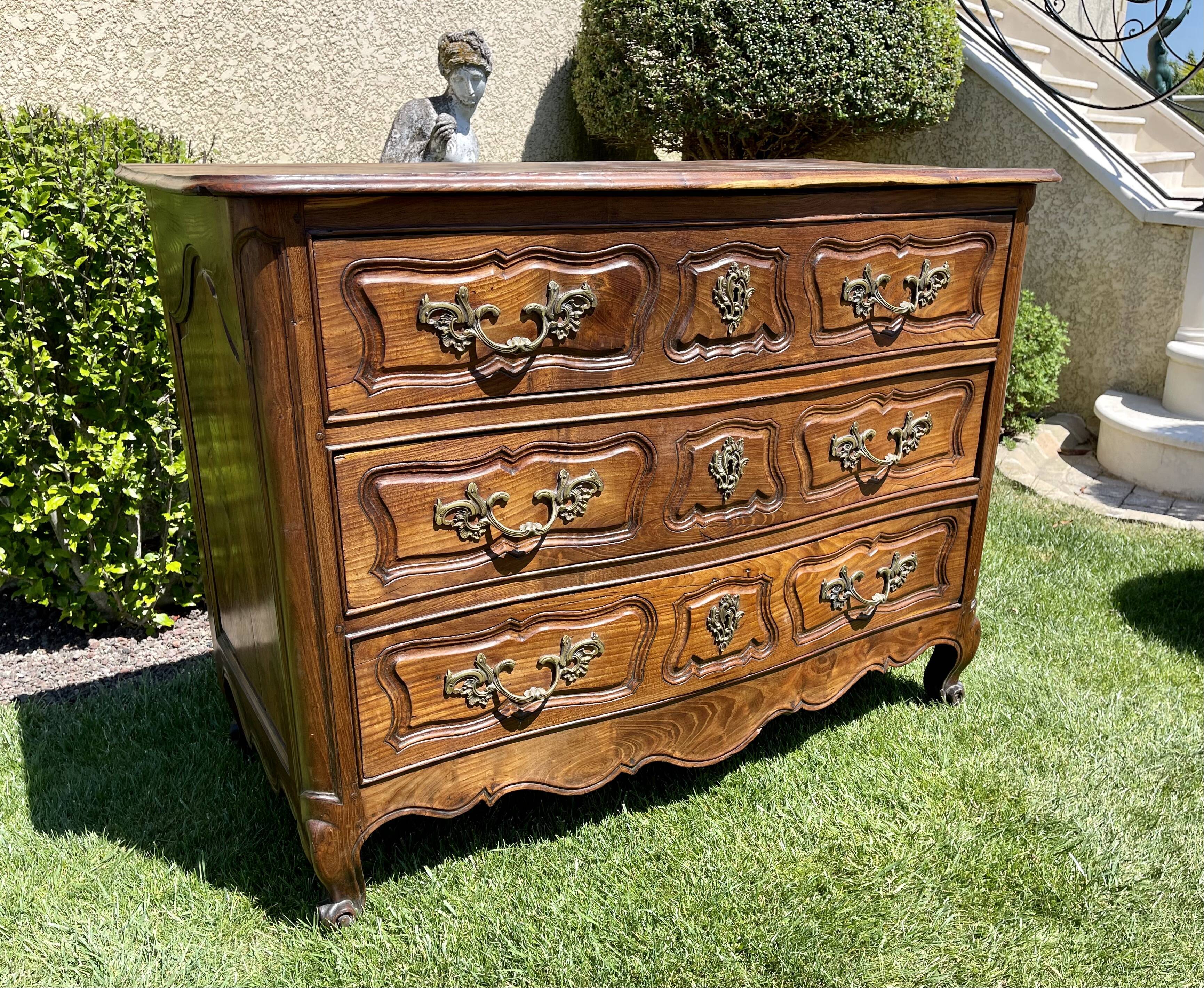 Commode in cherry tree of louis XV - eighteenth century