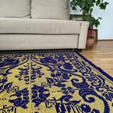 Tapis floral roumain tissé à la main en laine, fond violet et jaune
