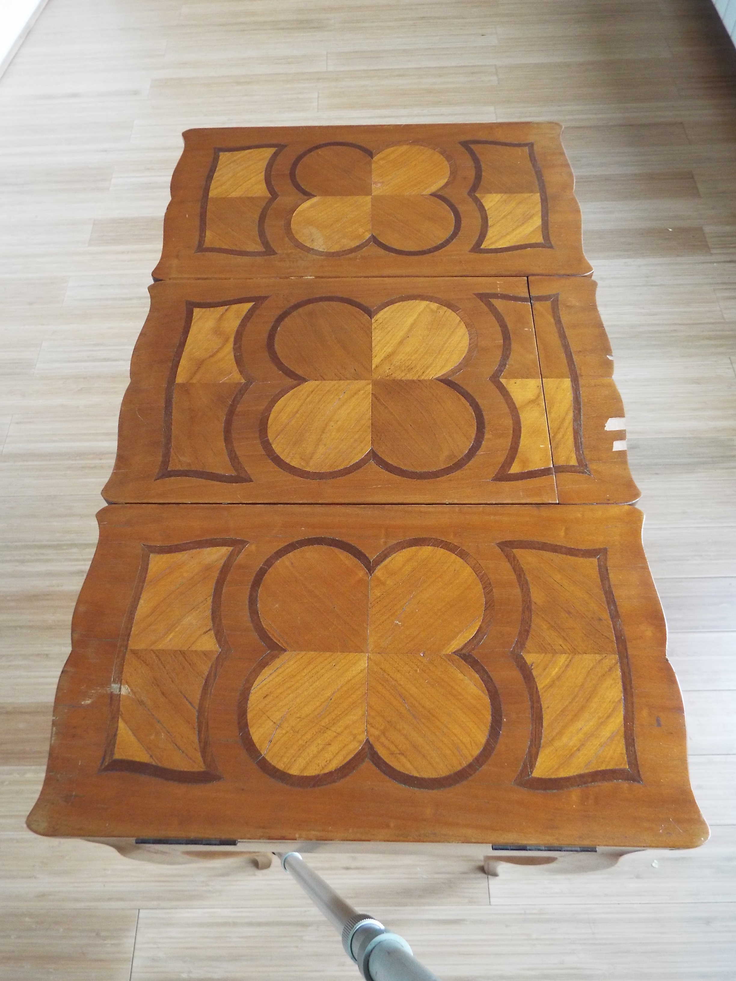 Table dressing table worker