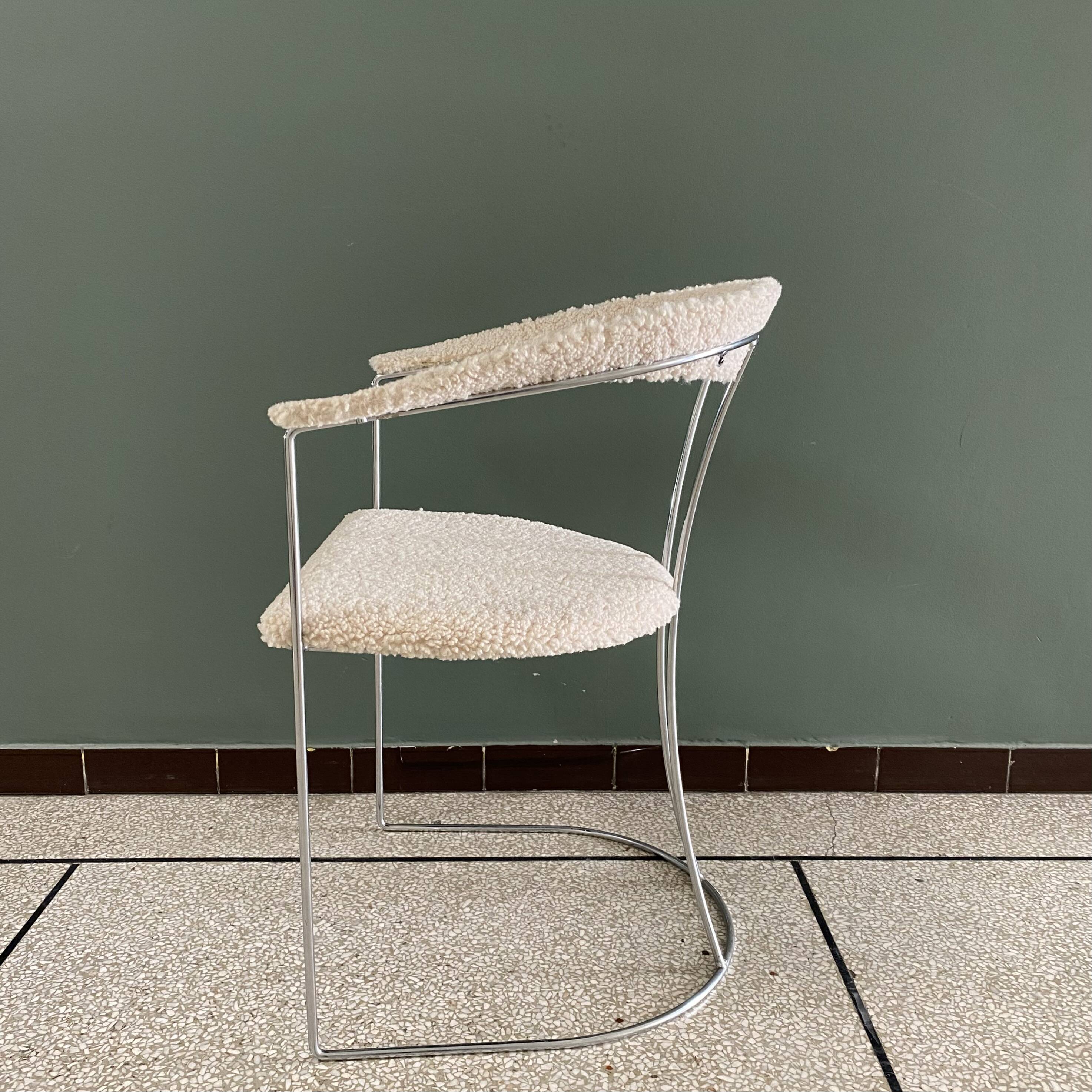 Chaise bouclettes