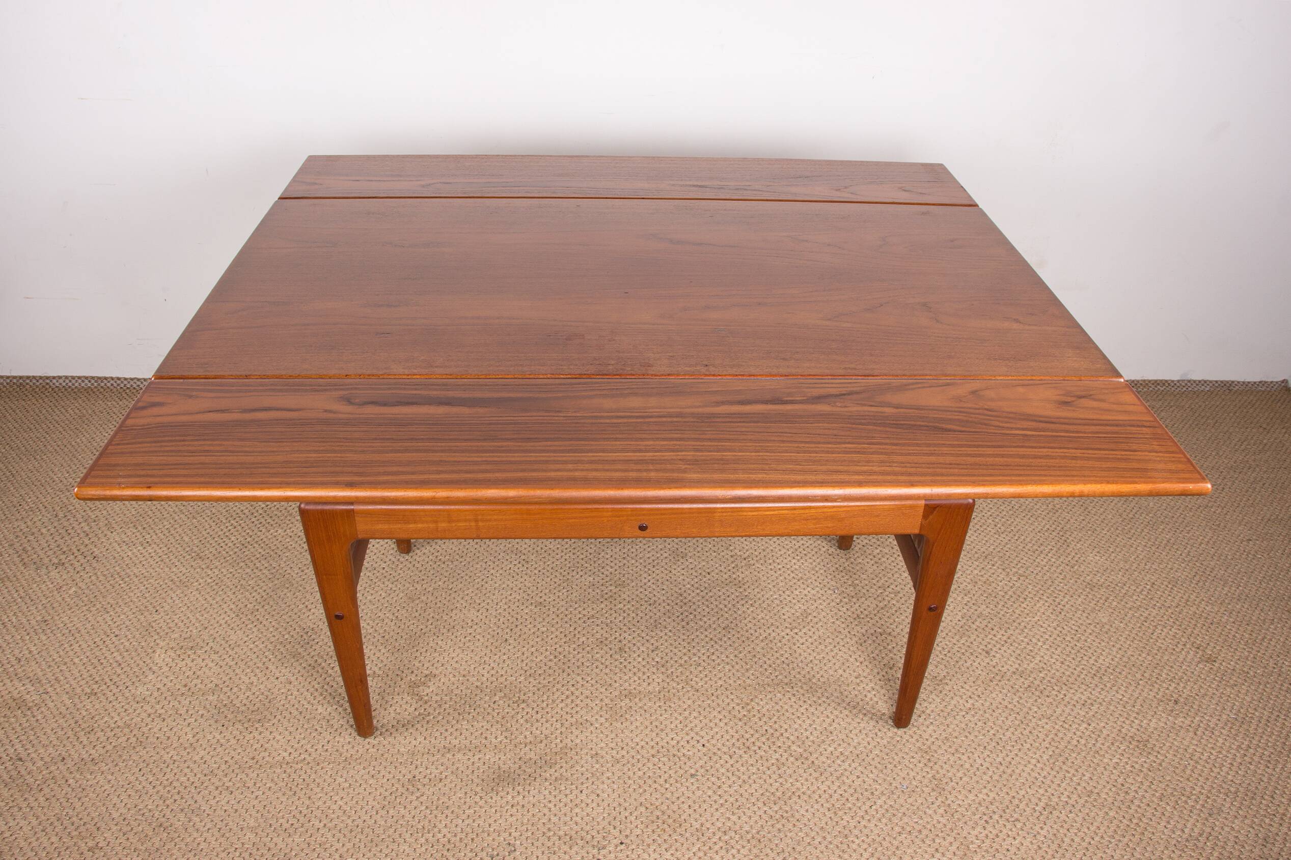 Table danoise monte et baisse en teck, 1960