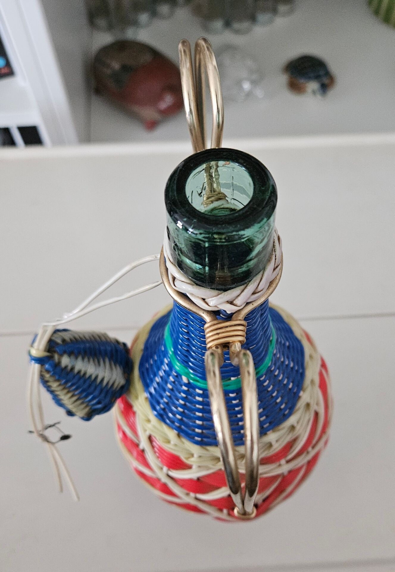Carafe scoubidou en verre vintage