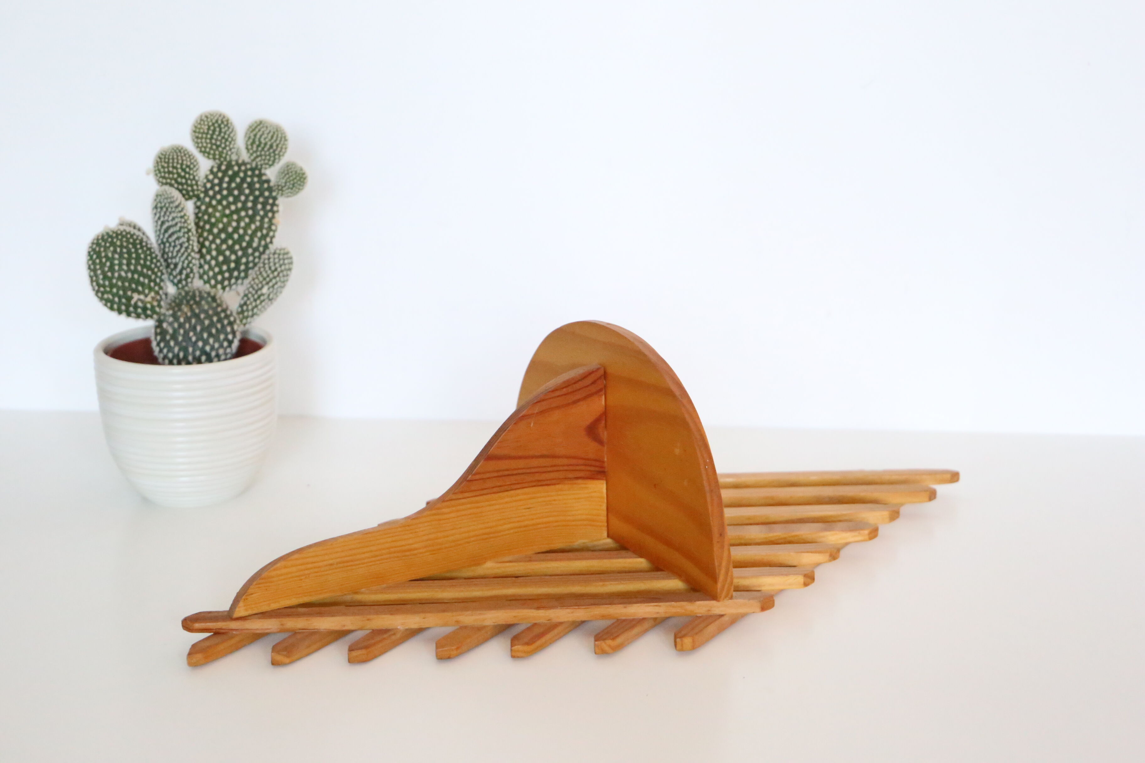 Wall shelf, Scandinavian